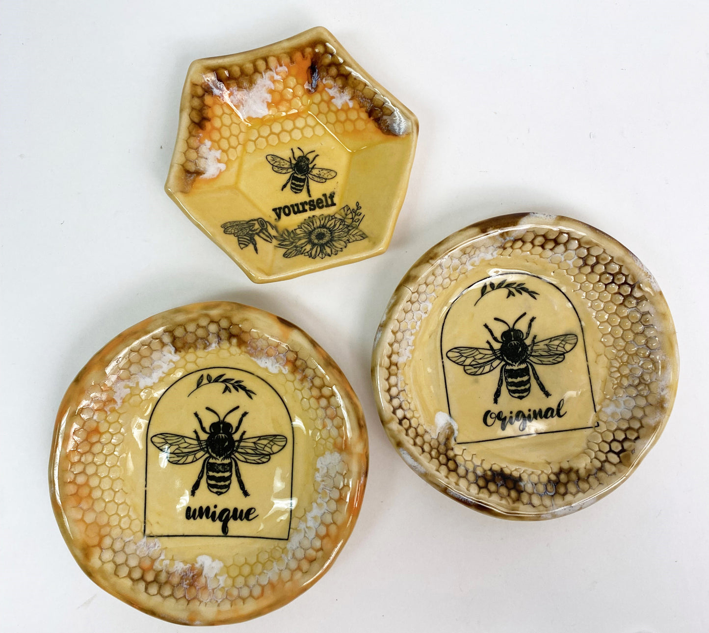 Carla Churchwell - Bee-themed trinket tray