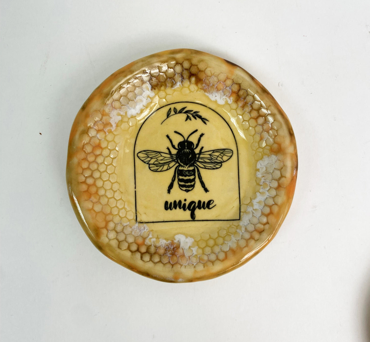 Carla Churchwell - Bee-themed trinket tray